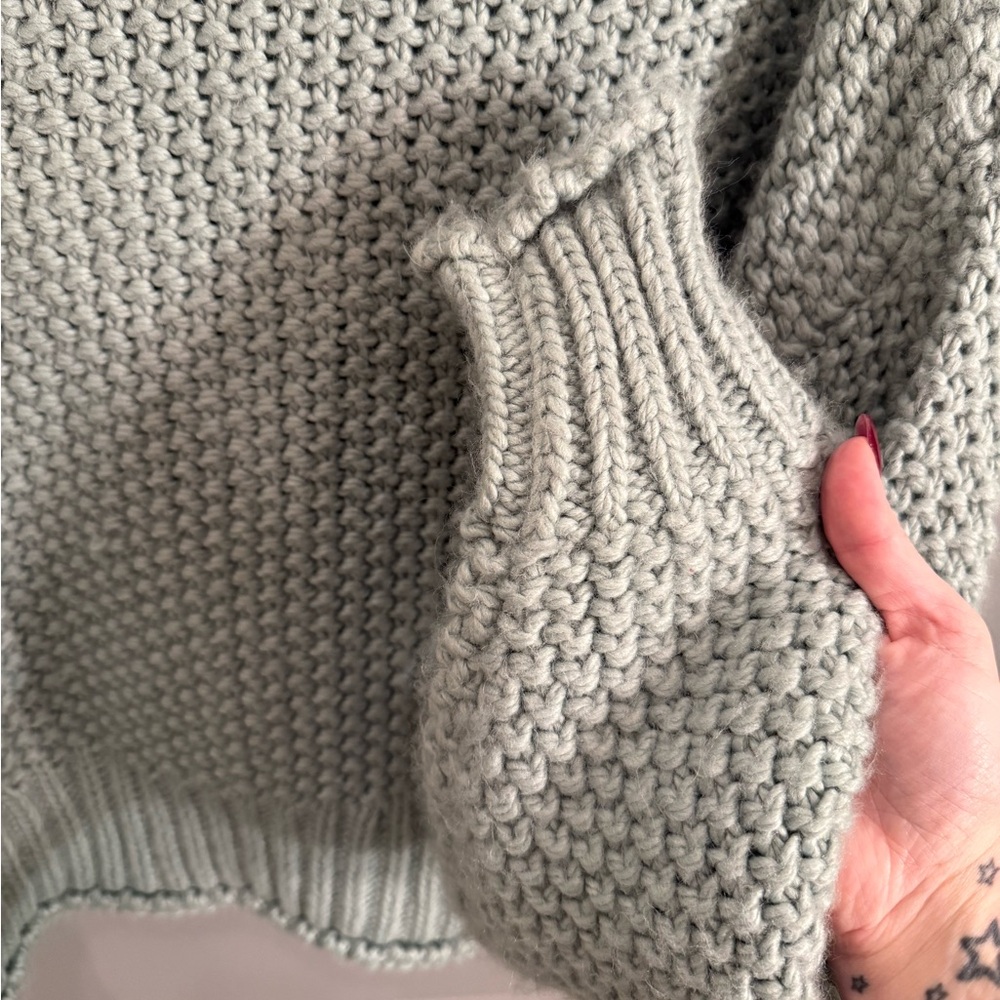 H&M sweater - Picture 4 of 4